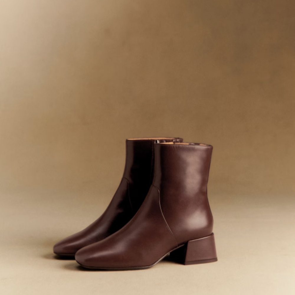 Sezane Paulette Low Boots Glossy Chocolate - Size 8